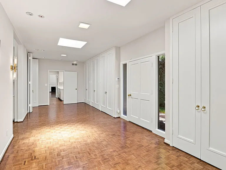 820 Eucalyptus Ave — Photo 19