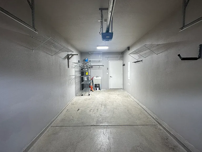 724 Kakala St #1604D — Photo 20
