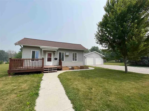 759 E Washington St, Marengo, IA 52301
