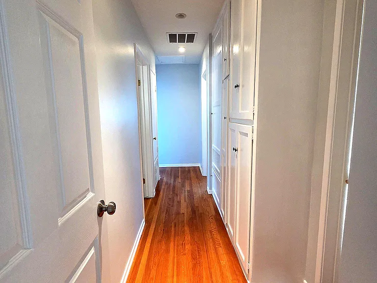 2542 Clarke Ave — Photo 8