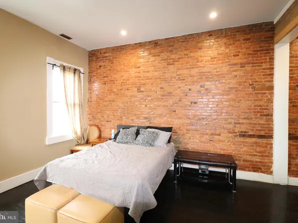 3024 Auchentoroly Ter, Baltimore, MD 21217