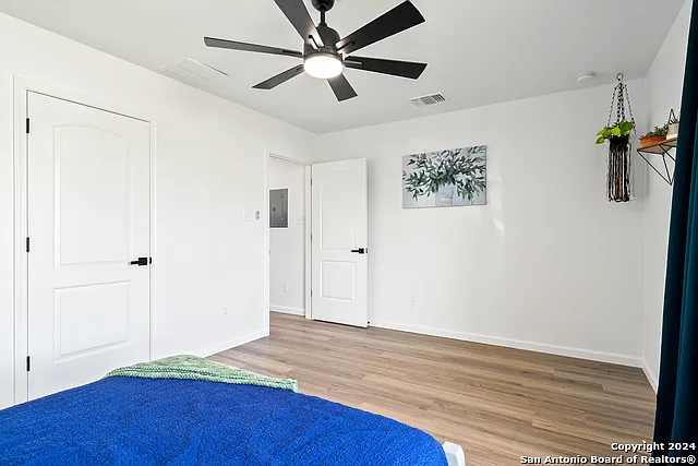 1102 Burleson St — Photo 26