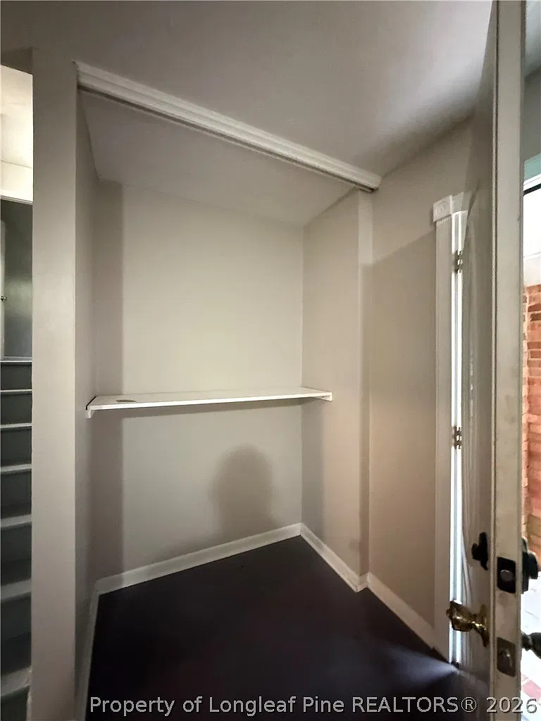 3 bed, 2.0 bath, 2150 sqft, $1,325 — Photo 2