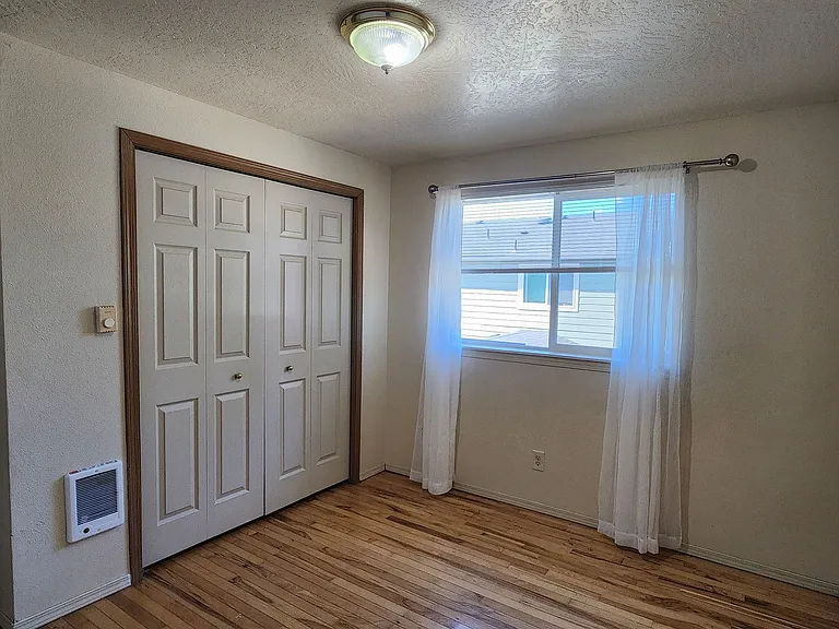 929 S School St — Photo 36