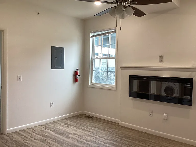 University Park Apartments near Cornell University — Photo 215