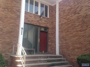 911 Teaneck Rd APT F1, Teaneck, NJ 07666
