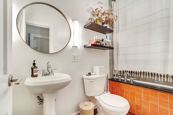 Rented by Twyford Real Estate | media 23