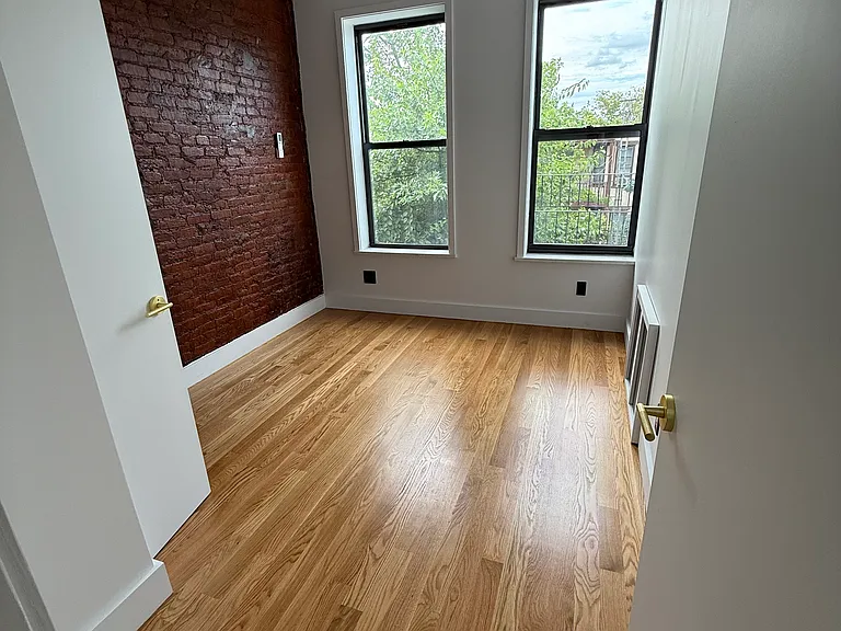 60-82 Catalpa Ave #2B — Photo 8