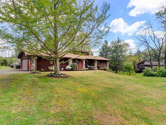 2nd image of 1934 Northwood Dr