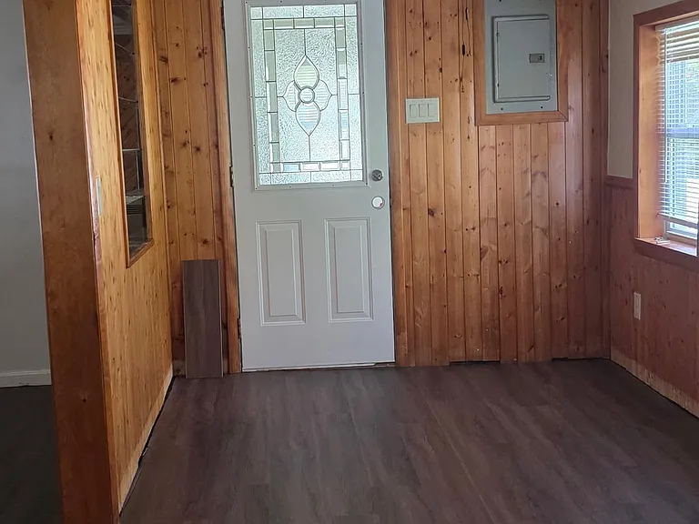 17 Westminster Park — Photo 5