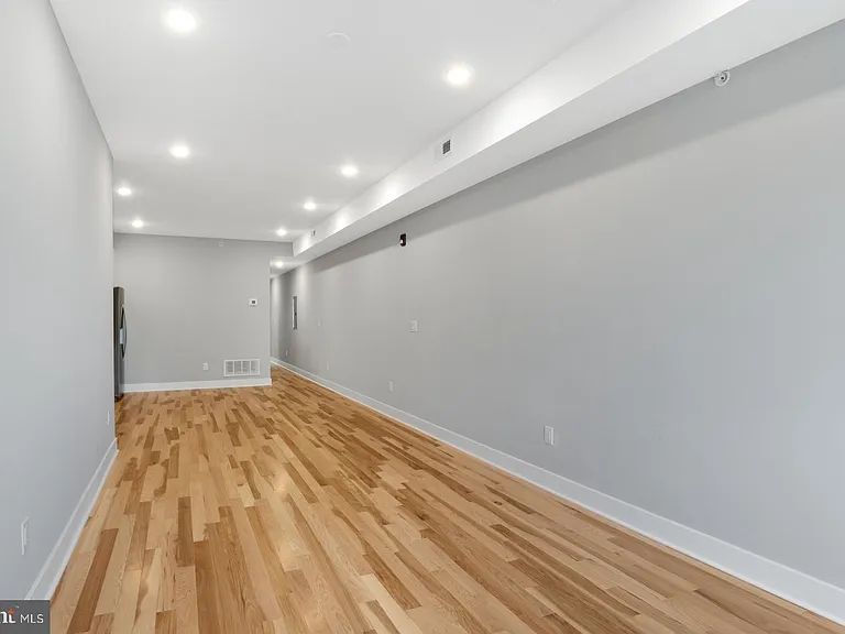 2007 E Susquehanna Ave #3 — Photo 3