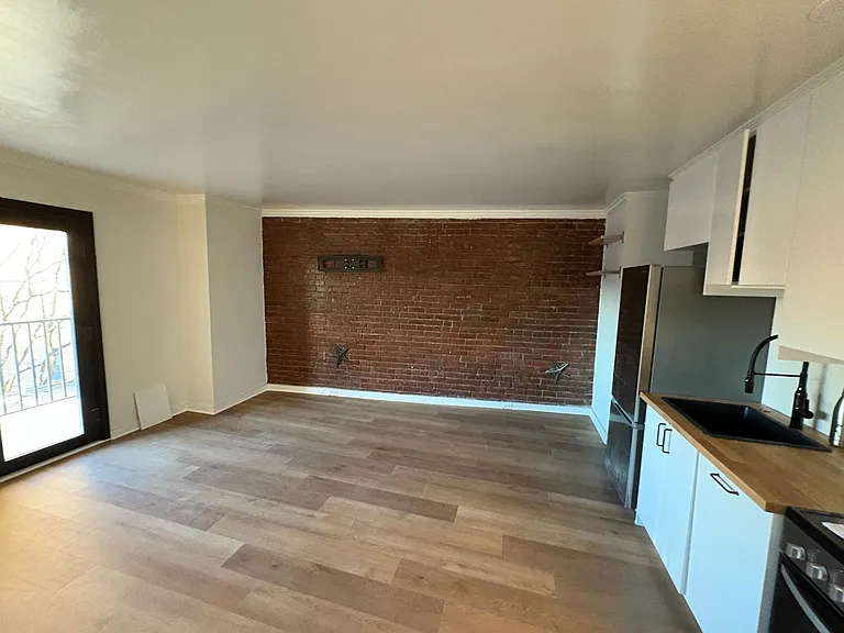 1816 New Hampshire Ave NW #503 — Photo 12
