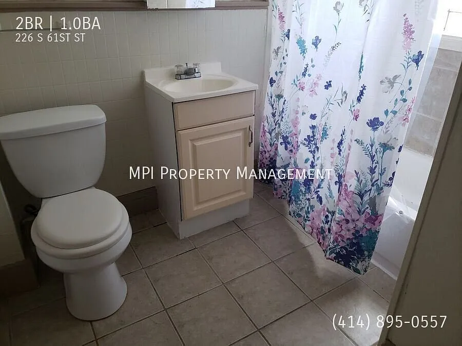 226 S. 61st Street, Milwaukee - 2 BR Upper 1/2 off first months rent! — Photo 3