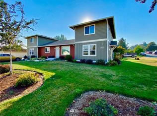 1103 14th St, Anacortes, WA 98221