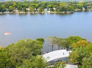 5319 E Lake Shore Dr, Wonder Lake, IL 60097