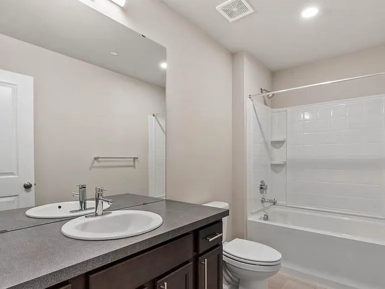 3910 133rd St SW — Photo 3