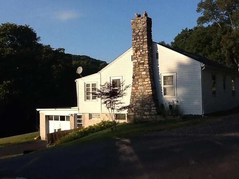 8 Nashua Rd — Photo 1