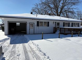 418 N Service Rd, Saint Peters, MO 63376