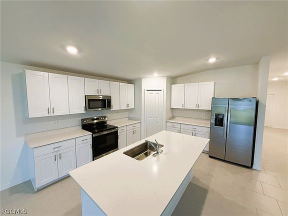 3rd image of 335 Parish Dr