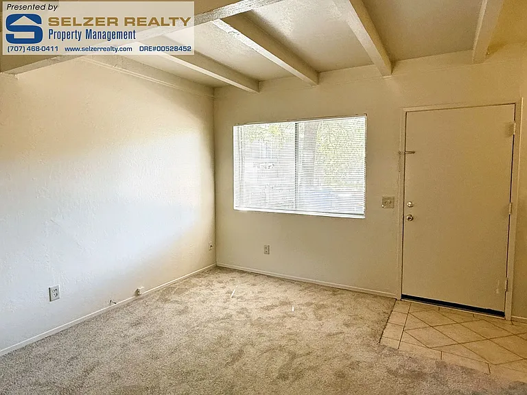 385 El Rio Ct — Photo 7