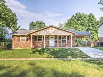 1924 Night Dr, Florissant, MO, 63031