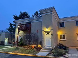16 Lake Ave APT 2B, East Brunswick, NJ 08816