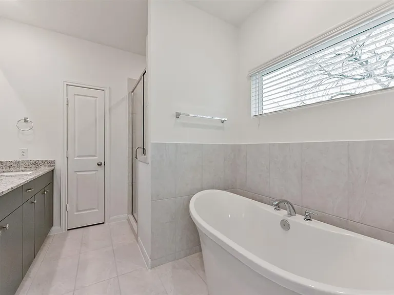 11938 Lakewood West Dr — Photo 16