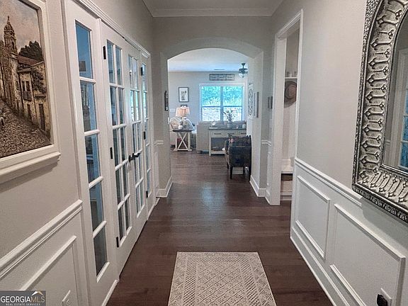 4th image of 532 Colebrook Way