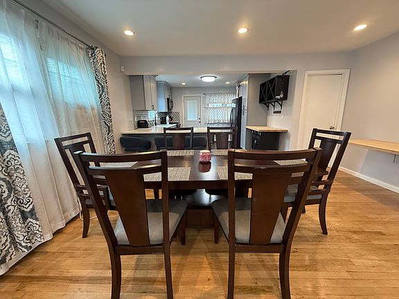 3rd image of 21 Montgomery Ave #1