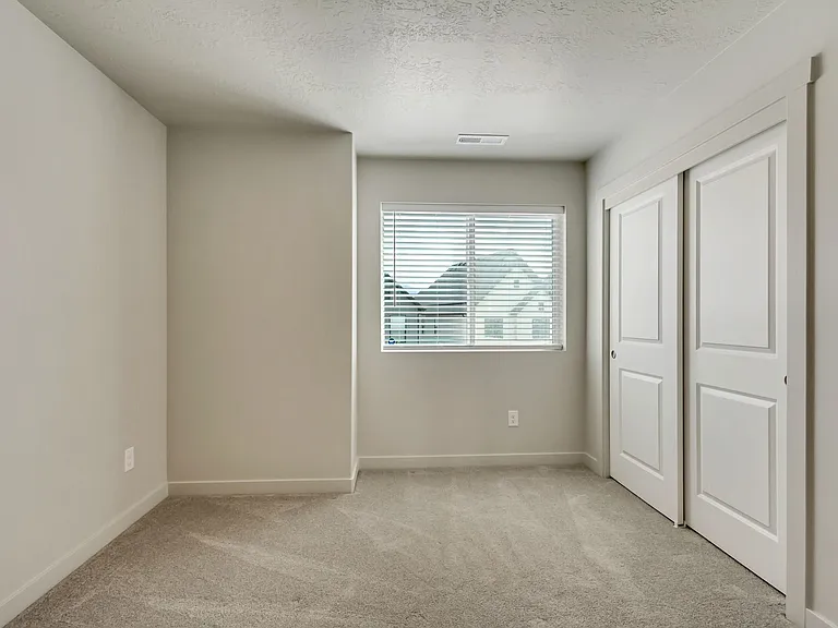 2412 N Sunmore Way — Photo 20
