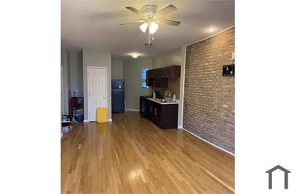 Building Photo - 5721 S Prairie Ave #1