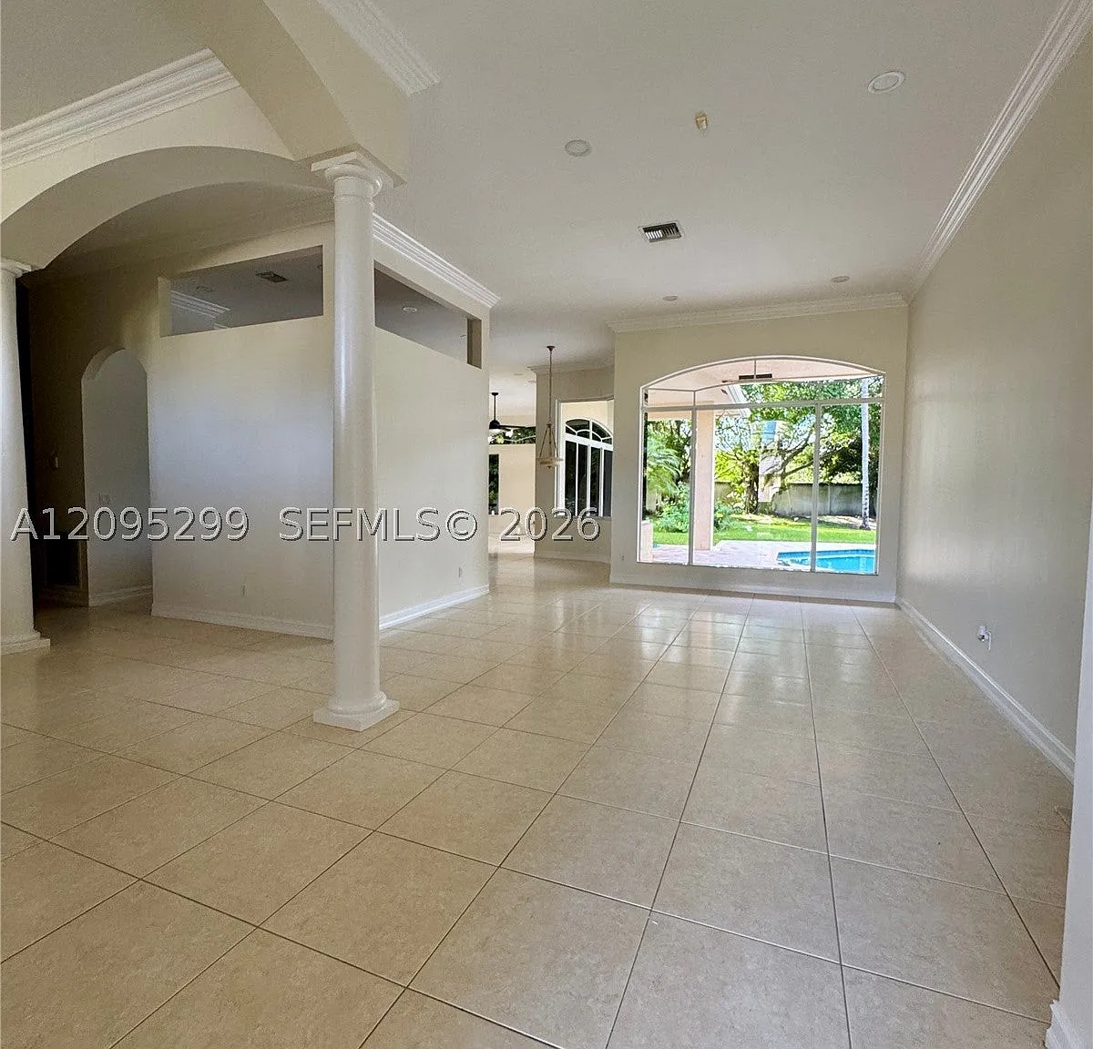 4 bed, 2632 sqft, $7,500 — Photo 3
