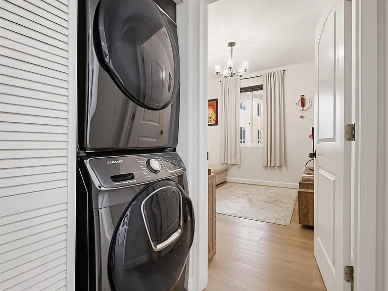 5132 W Maplewood Ave #202 — Photo 31
