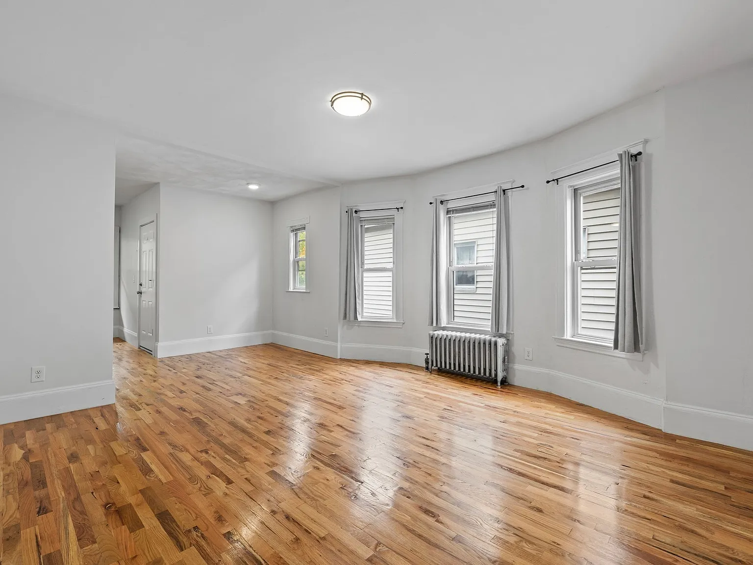 39 Bradley St — Photo 3