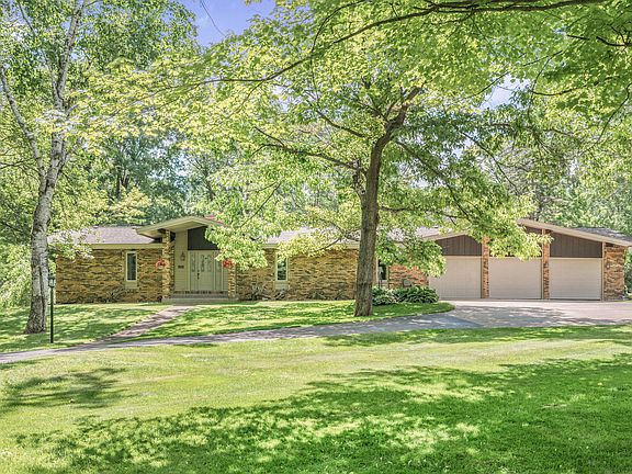 4th image of 14360 Sixteen Mile Rd