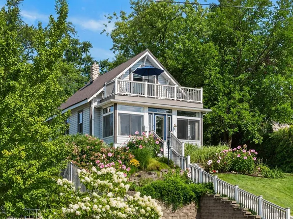 284 Marina Dr, Saint Joseph, MI 49085