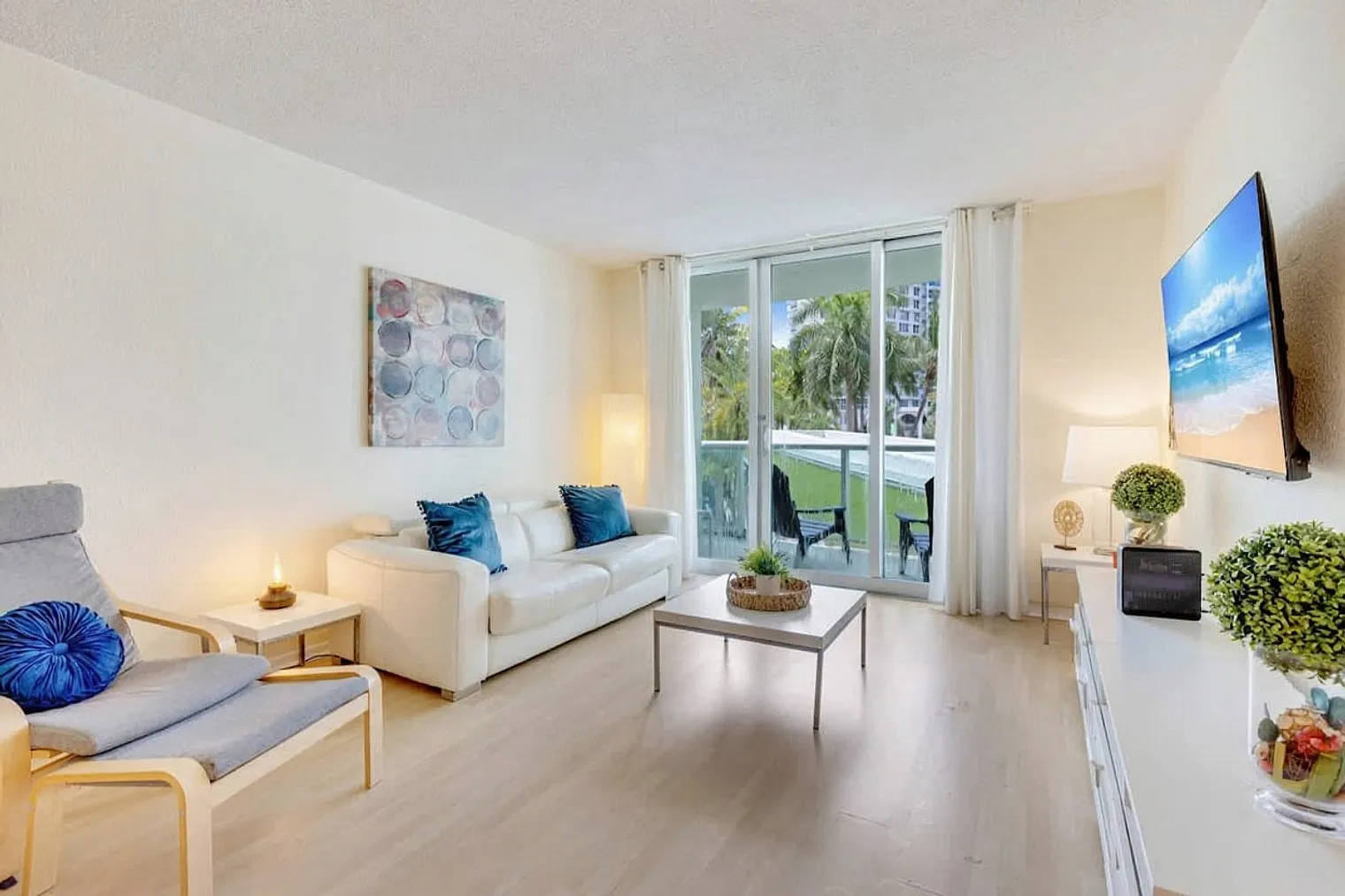 1 bed, 1.0 bath, 871 sqft, $2,955 — Photo 1
