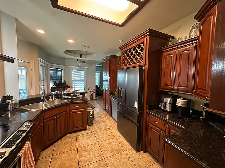 2400 Denton Creek Ave — Photo 8