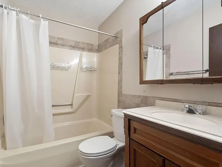 605 10th Ave S #605 — Photo 3