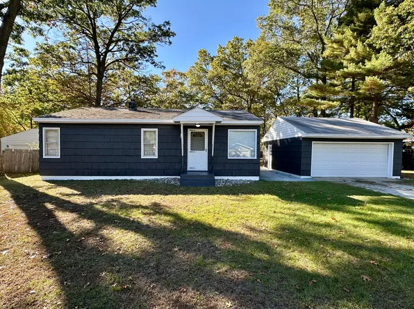 1135 Woodridge St, Muskegon, MI 49442