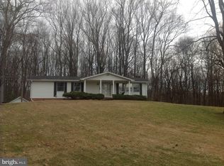 951 Leigh Mill Rd, Great Falls, VA 22066