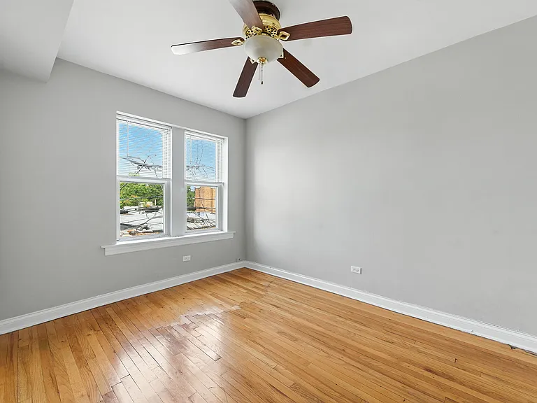 7150 S Cornell Ave #2W — Photo 4
