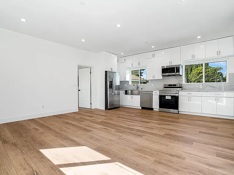 6266 Etiwanda Ave #18254 — Photo 4