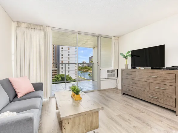 445 Seaside Ave APT 810, Honolulu, HI 96815