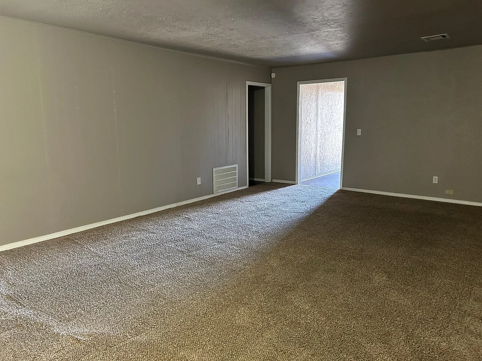 4 bed, 1846 sqft, $1,695 — Photo 3