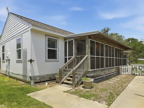 5481 E North St Unit 22, Rockport, TX 78382