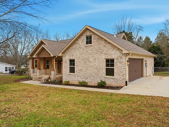 4th image of 105 Lakeview Dr