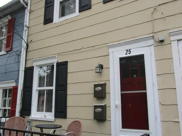 25 Dean St #B, Annapolis, MD 21401