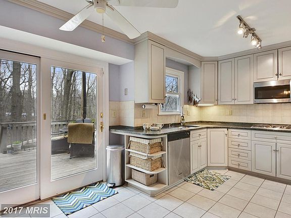 4th image of 2500 Campbell Pl