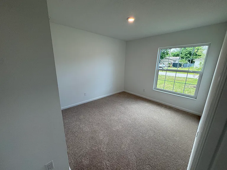 532 SW Buswell Ave — Photo 23